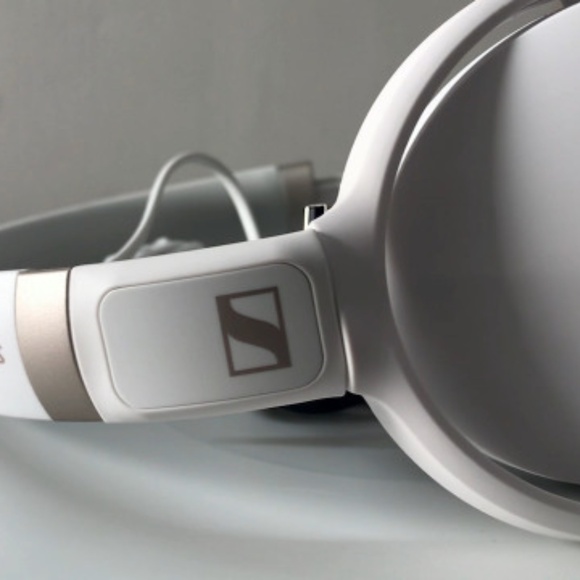NWT Sennheiser HD 450BT Headphones | Wireless Bluetooth (BT) + Noise Cancelling - Picture 7 of 9